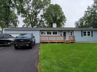 18 Gooseberry Ln, Liverpool, NY 13090