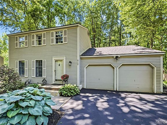 3rd image of 8750 Tallwood Rdg