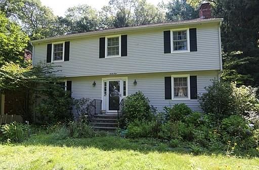 2nd image of 39 Lands End Ln