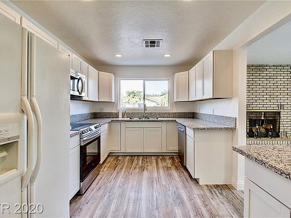 2nd image of 1501 Mancha Dr
