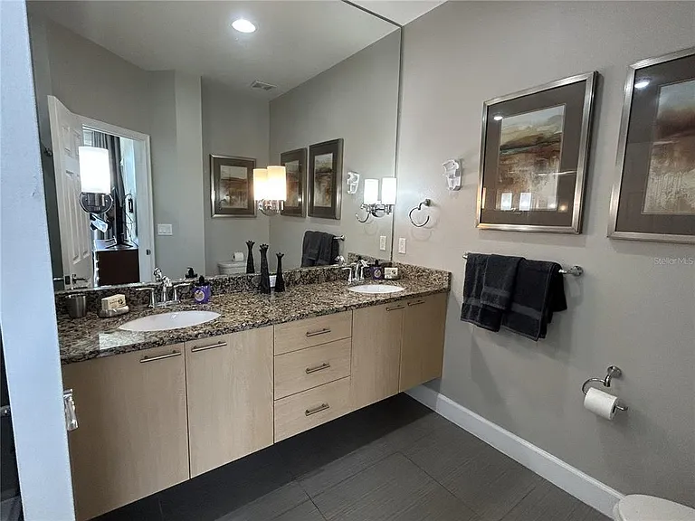 1421 Retreat Cir — Photo 8