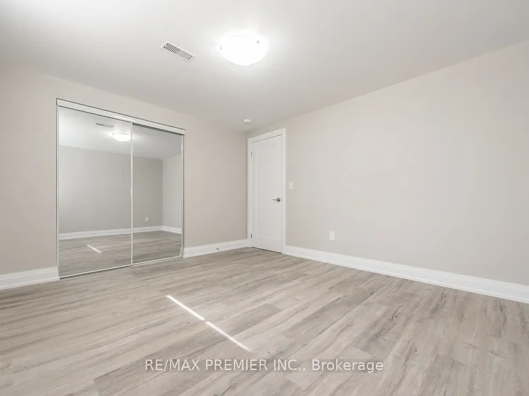 569 Roding St #BASEMENT — Photo 10