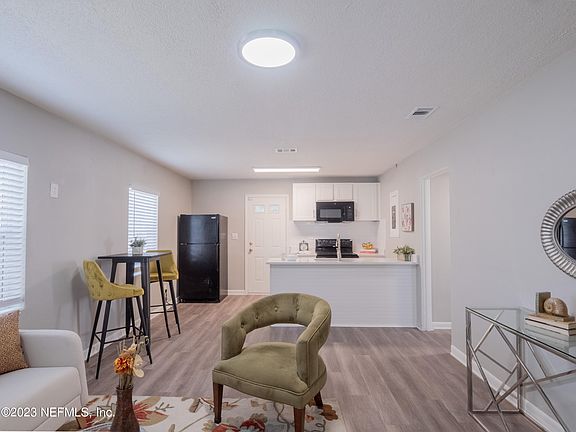 4th image of 7309 WILDER Avenue