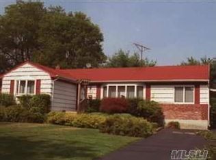 133 W 16th St, Deer Park, NY 11729