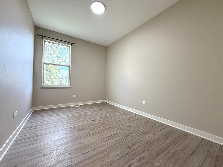 750 Roosevelt Rd #750 — Photo 9