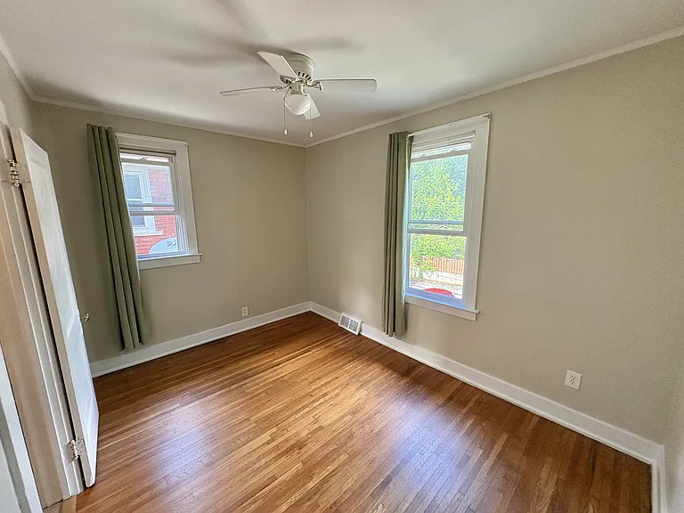 1008 Beaconsfield Ave #1N — Photo 6