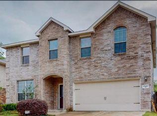 2840 Merry View Ln, Fort Worth, TX 76120