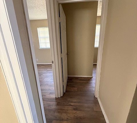 4th image of 208 Railroad Ave