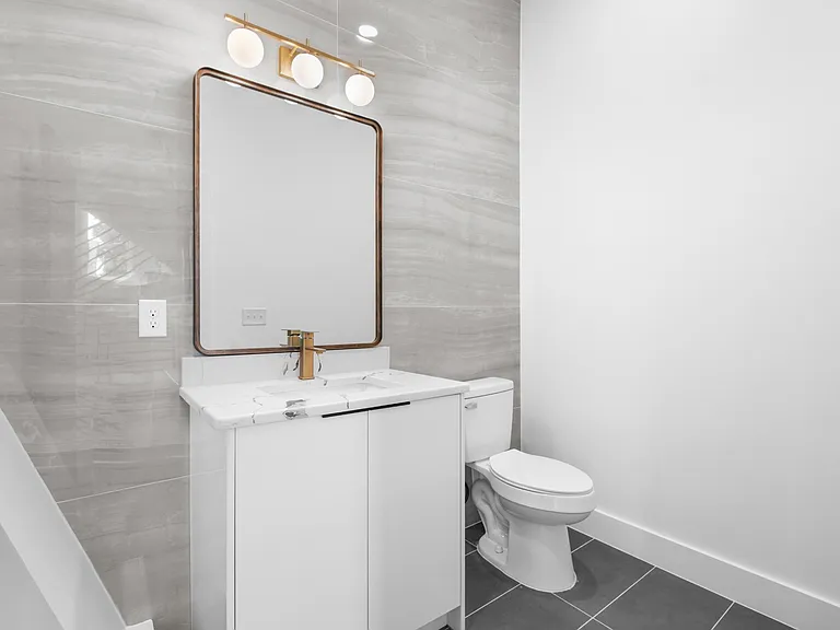 1005 Glenview Dr — Photo 12