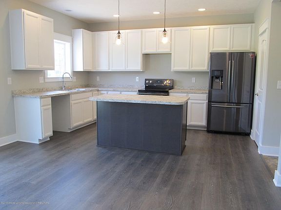 2nd image of 6670 Thunder Ln