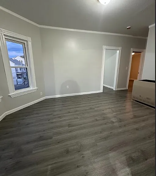 397-407 William St Fall River, MA Cozy 2 Bedroom Steps From Battleship Cove & the Updated Waterfront — Photo 18