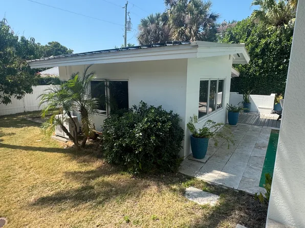 336 2nd Ave N, Naples, FL 34102