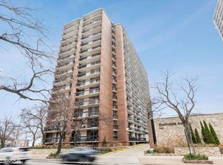 5901 N Sheridan Rd APT 2G, Chicago, IL 60660