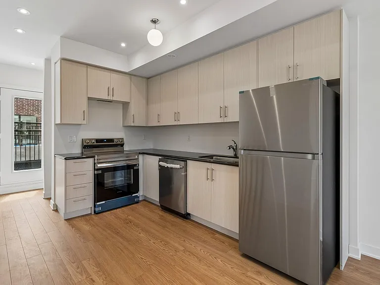 15100 Yonge St #206 — Photo 2