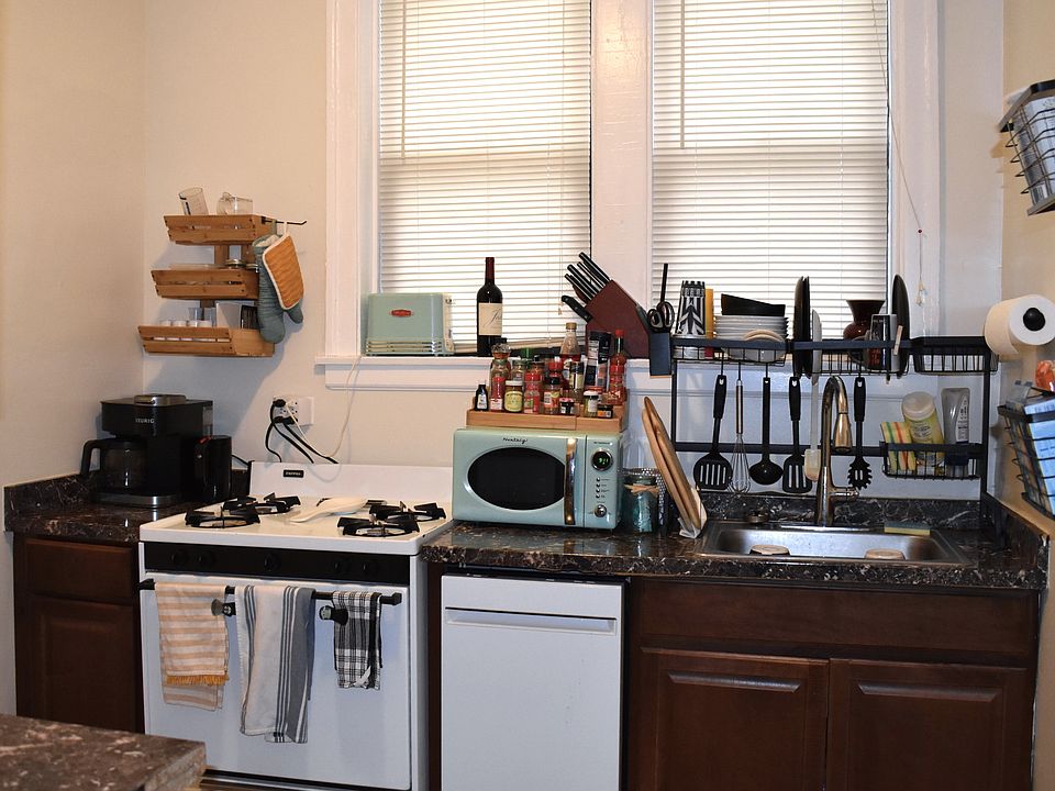 1st image of 3815 N Greenview Ave #G