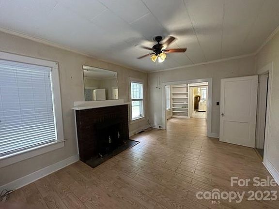 3rd image of 627 Edgewood Ave