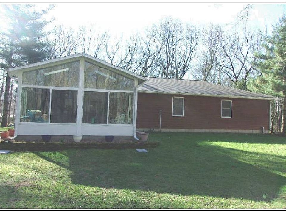 2nd image of 30952 Redfield St