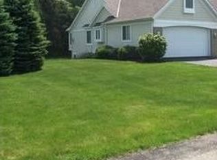 351 Timberlake Dr E, Holland, MI 49424