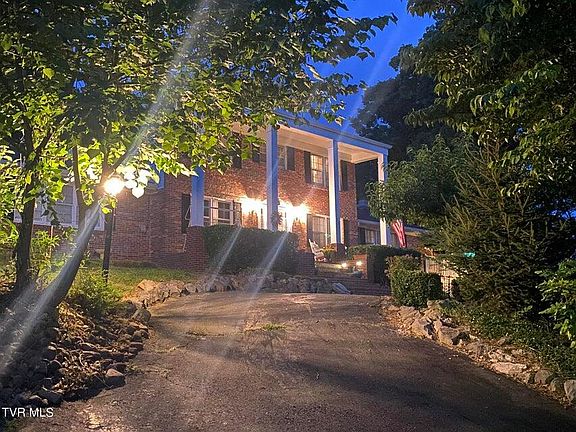 5th image of 1505 Brentwood Dr