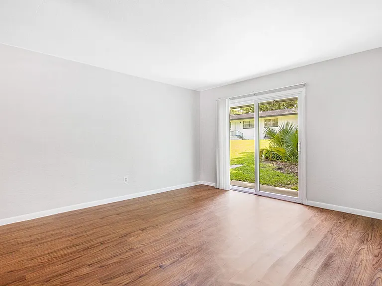815 E Fort King St — Photo 41