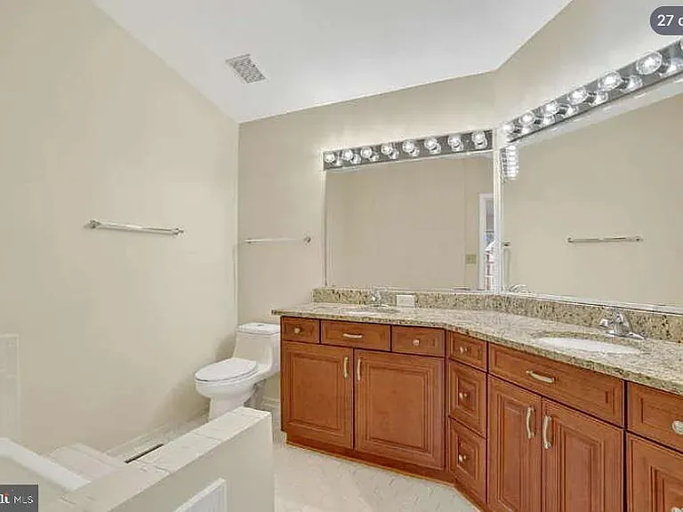 7427 Salford Ct — Photo 27