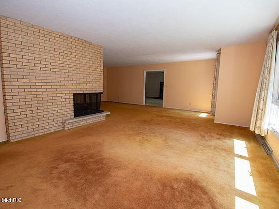 5th image of 1519 Rolling Hills Dr