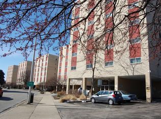 1005 Des Plaines Ave APT 104, Forest Park, IL 60130