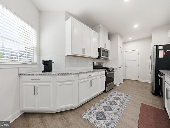 4th image of 6134 Dock St