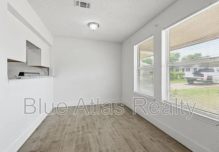 5517 Wellesley Ave — Photo 6