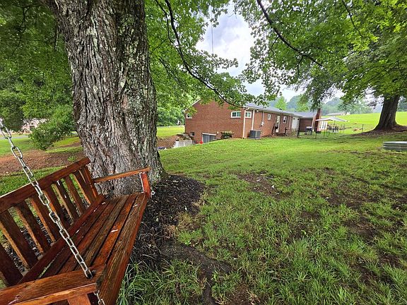 5th image of 4606 Wards Gap Rd