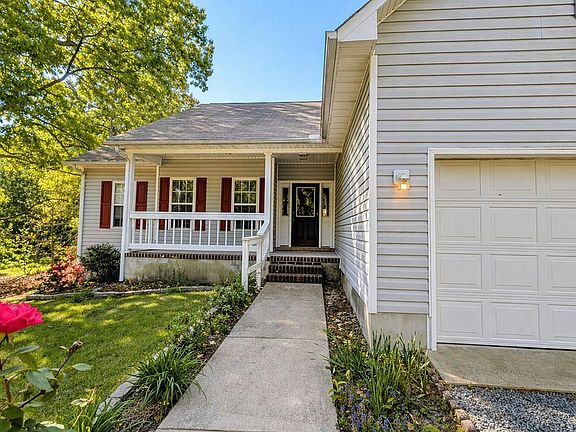 3rd image of 130 Pinecone Court
