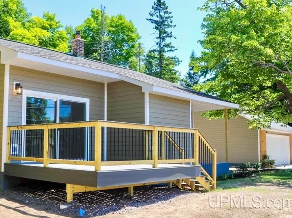 2161 Jasberg St, Hancock, MI 49930
