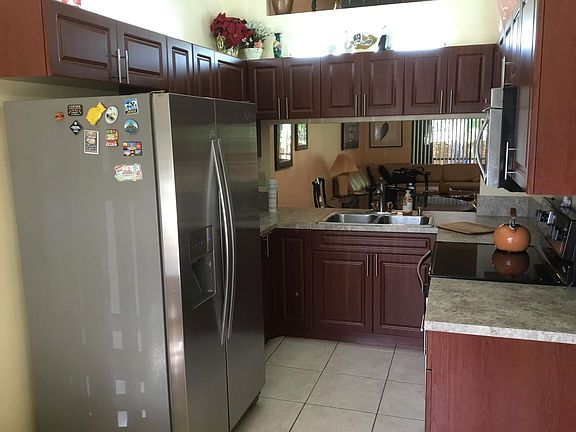5th image of 1010 Parkside Green Dr APT A