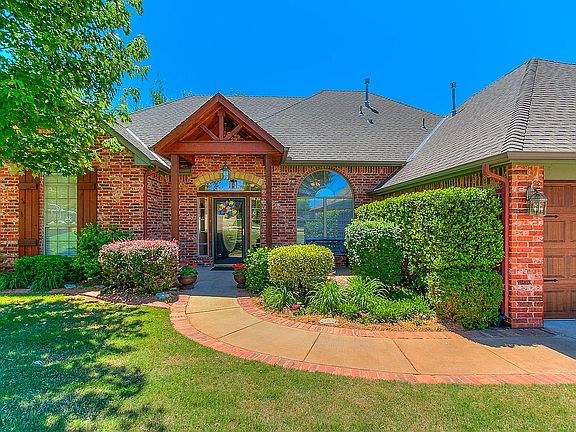3rd image of 1732 Indian Springs Dr