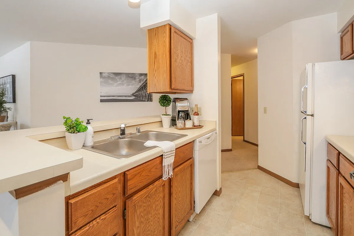 Westridge Apartments — Photo 2