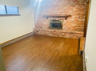 1000 Crown Dr, Edmond, OK 73034