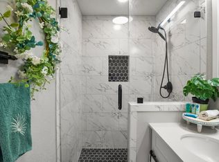 609 W Page Ave #611, Dallas, TX 75208