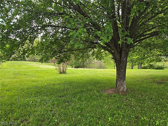 4th image of Meadow Lane Cir