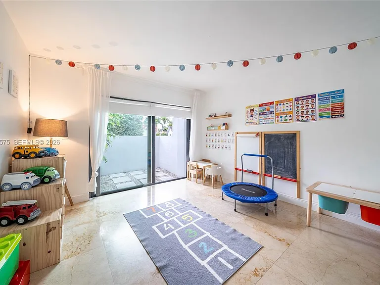 330 SW 133rd Pl — Photo 19