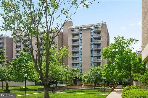 240 M St SW Photo 1