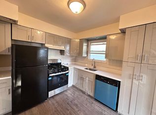 154 W 17th St FLOOR 2, Bayonne, NJ 07002