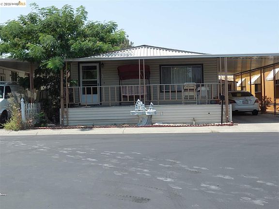 2nd image of 22 Bradley Ln