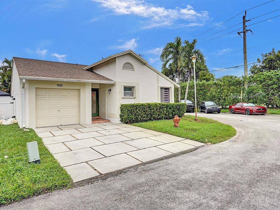 1st image of 900 SW 108th Avenue
