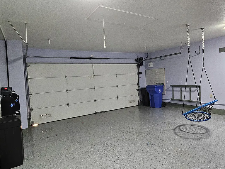 Garage.