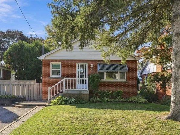 7 Sheldon St, Hamilton, ON L9H 4P3