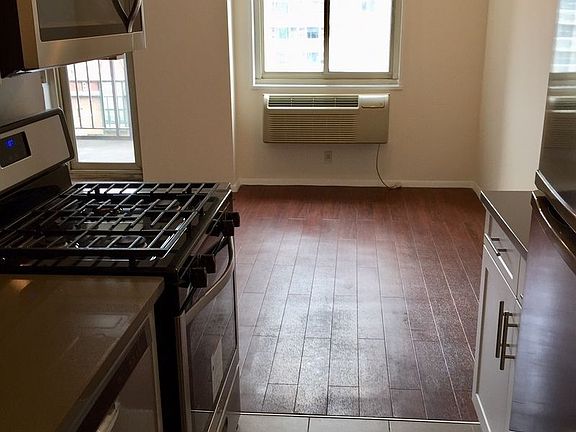 2nd image of 11818 Union Tpke APT 6H
