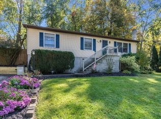36 Scenic Dr, Hamburg, NJ 07419