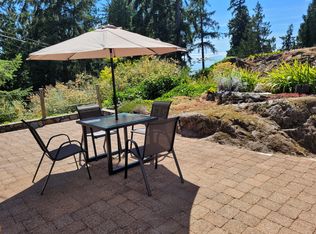 5345 Kensington Cres #1, West Vancouver, BC V7W1M5