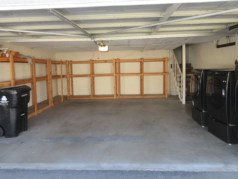 8865 Independence Ave #26 — Photo 32