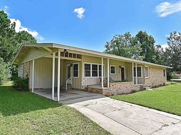 2nd image of 220 Munro Rd